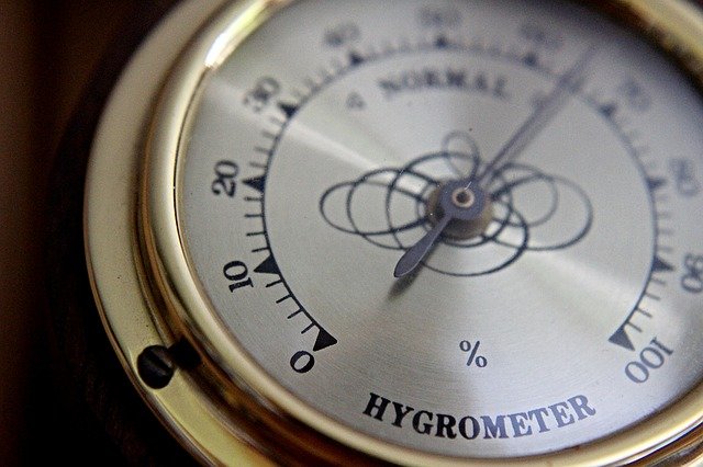 Old Hygrometer Gold Steampunk  - rschaller98 / Pixabay